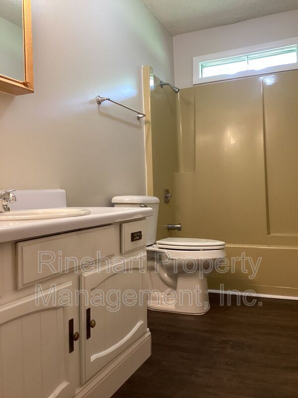 Building Photo - 760 Goudlock Rd