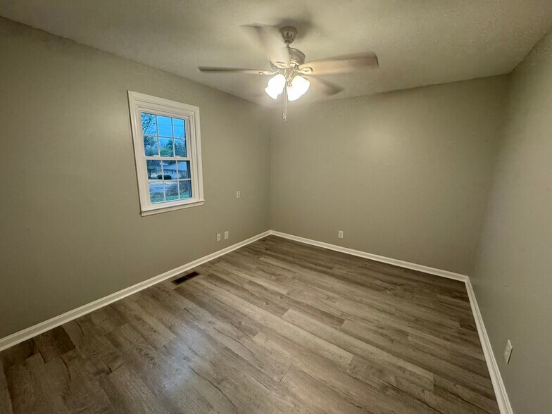 Building Photo - 6440 Highway 135 NE