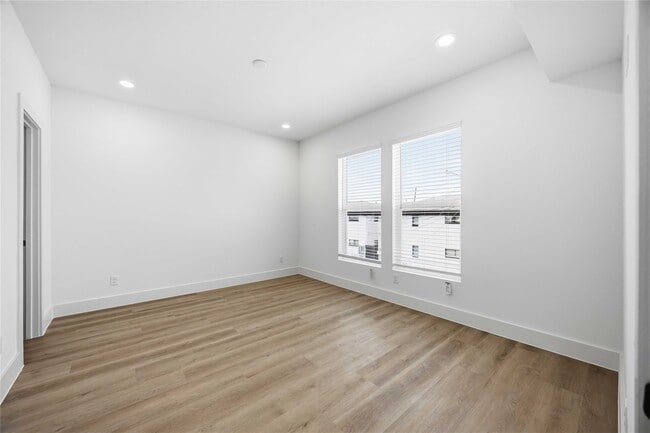 Building Photo - 5408 San Jose St