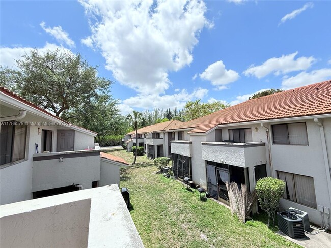 Building Photo - 3212 Coral Lake Ln
