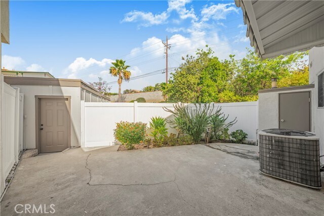 Building Photo - 8249 Haseltine Green