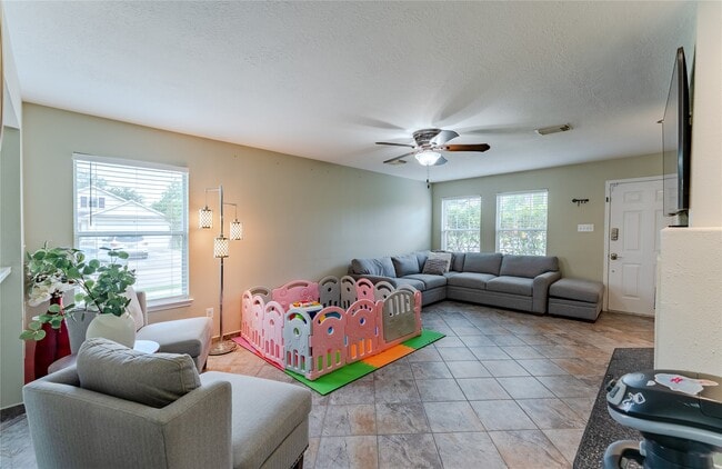 Building Photo - 7602 Little Thicket Ct