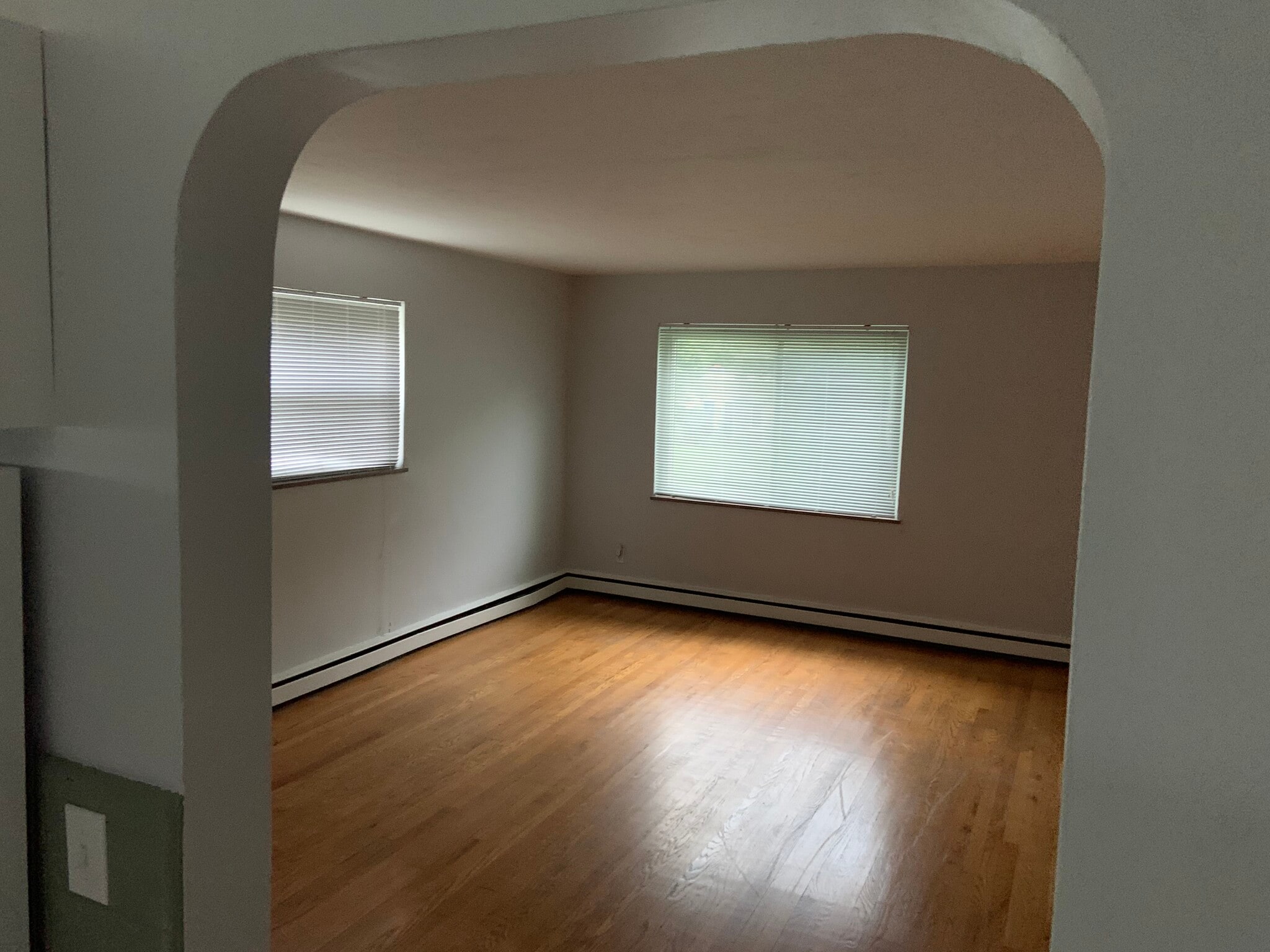 Building Photo - 4964 Charlemar Dr