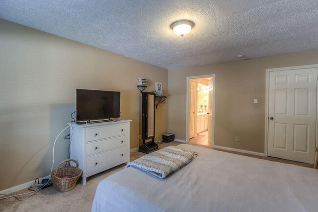 Building Photo - 12439 Piping Rock Dr