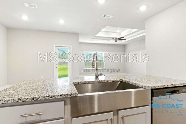 Building Photo - 15610 Lantern Cv