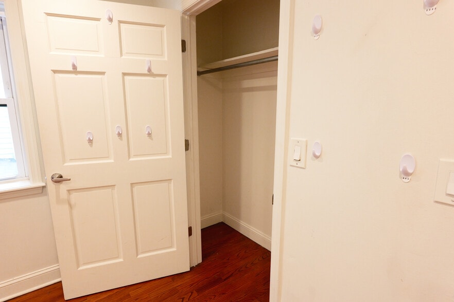 Building Photo - 245 Ferry St