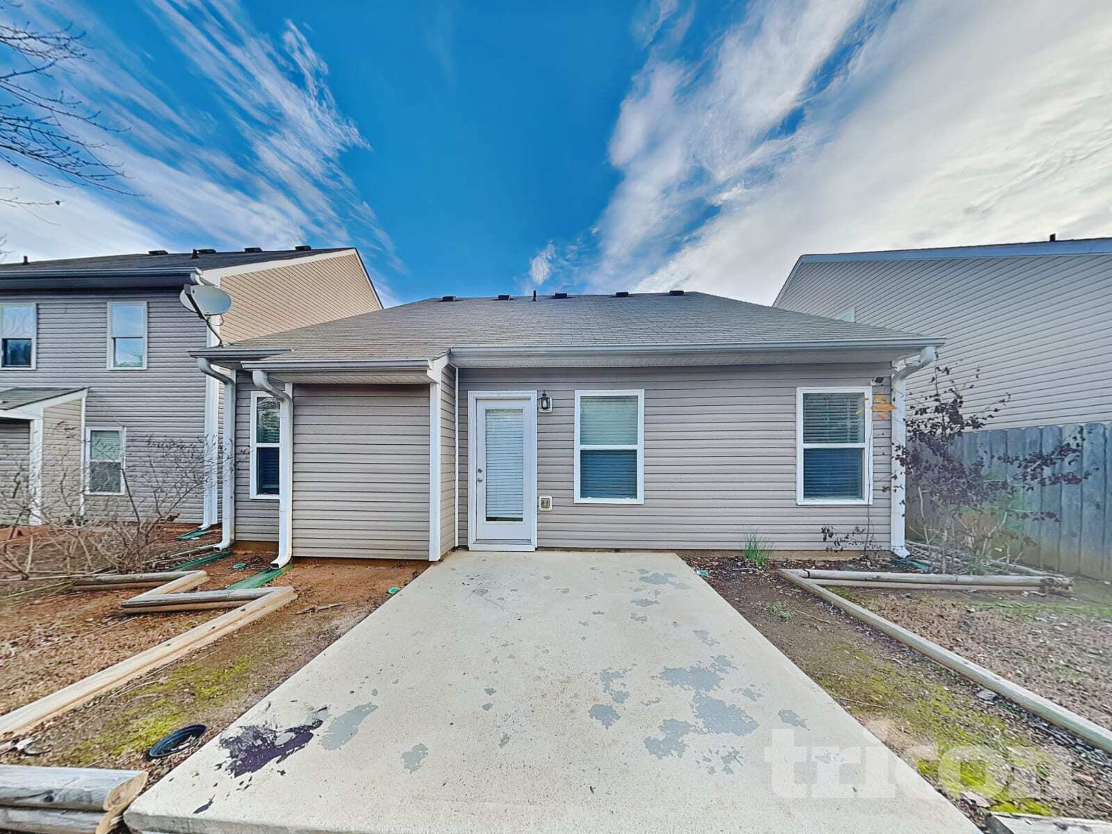 Building Photo - 305 Little Creek Rd SE