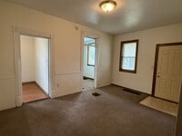 Building Photo - 823 West Ave S