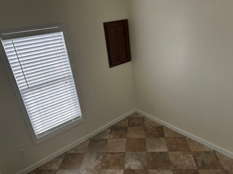 Building Photo - 2211 Ashberry Ave