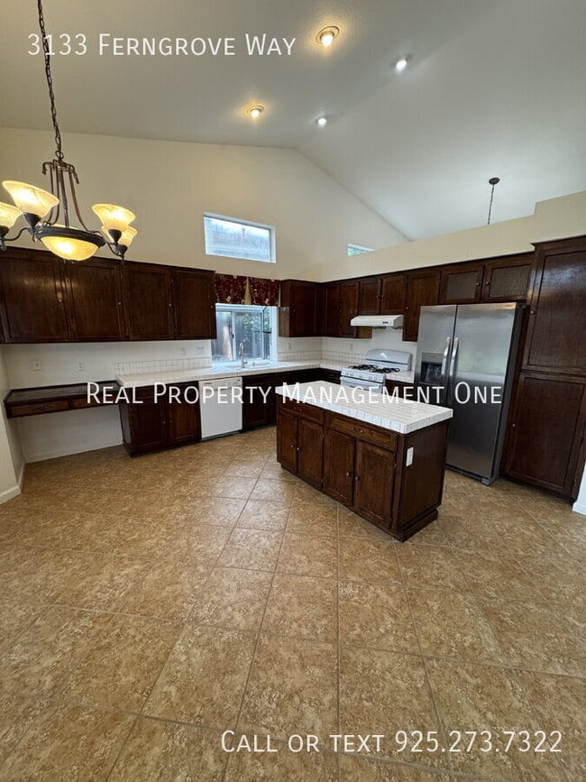 Building Photo - 3133 Ferngrove Way