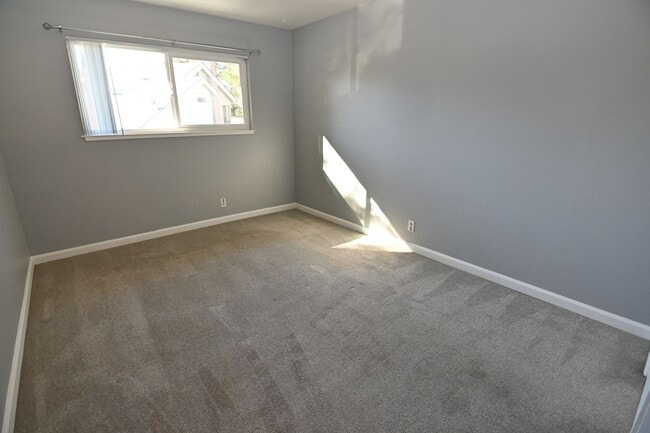 Building Photo - 3993 Starview Dr