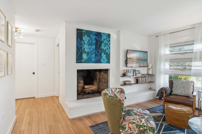 Building Photo - 171 Brackett Rd