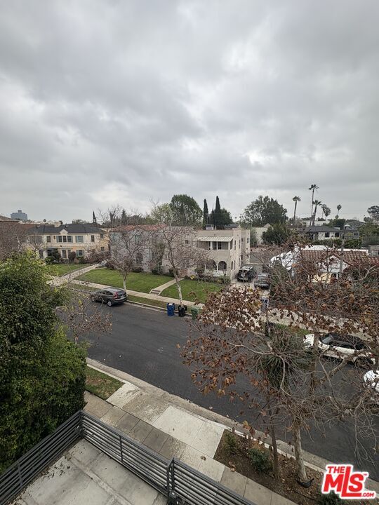 Building Photo - 1107 Carmona Ave