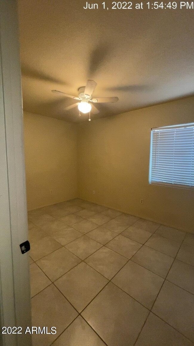Building Photo - 904 W Malibu Dr