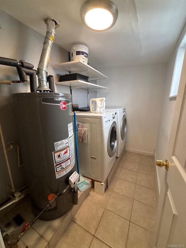 Building Photo - 36 Edwin Ct