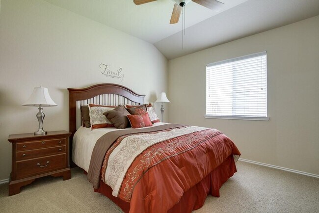 Building Photo - 1112 Mule Deer Rd