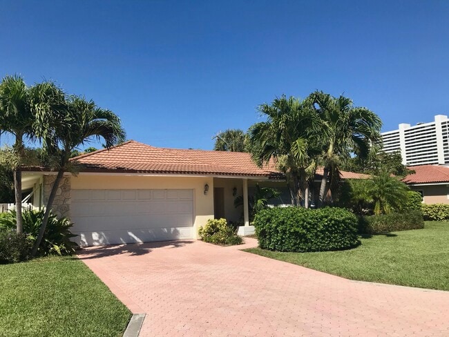 Building Photo - 839 Malaga Dr