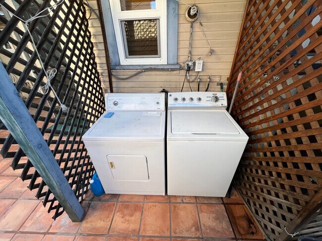 Building Photo - 4443 Bancroft-A