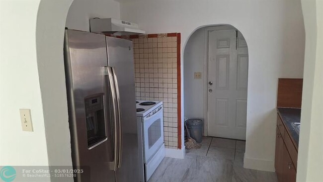Building Photo - 2531 NW 30th Terrace