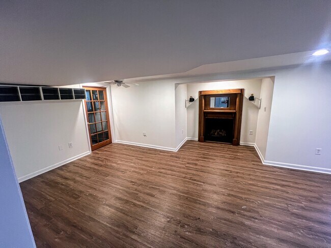 Building Photo - 5602 Hawthorne St