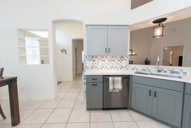 Building Photo - Beautiful Home in Satellite Beach including Lawncare and Community Pool