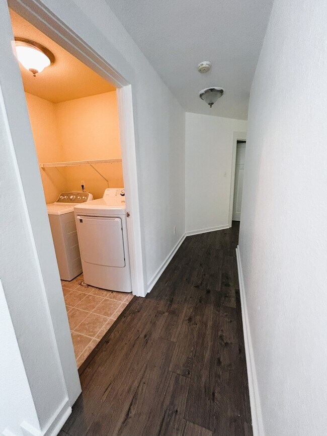Building Photo - 248 Craftsman Cir
