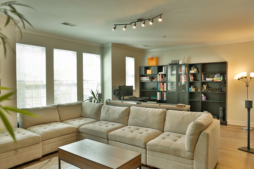 Living room - 353 Belt Pl