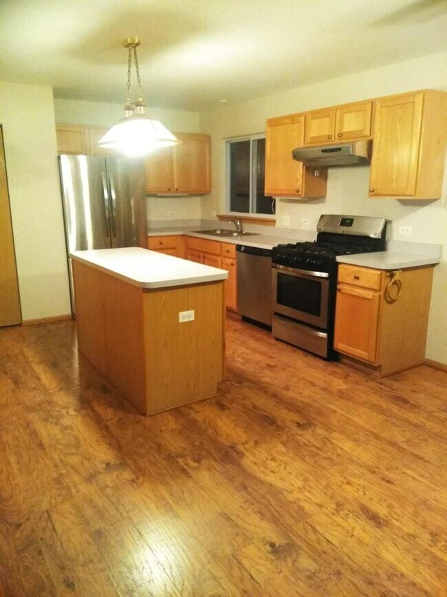 Building Photo - 2623 Discovery Dr