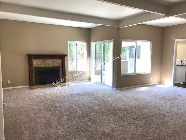 Building Photo - 202 Larkspur Dr