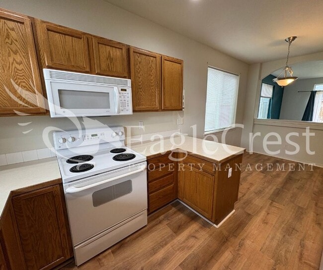 Building Photo - Three Bedroom, Two Bathroom Home Located o...