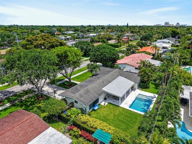 Building Photo - 8820 SW 85th St