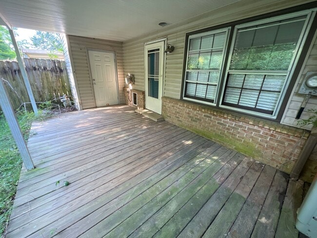 Building Photo - 540 Oak Meadow Ln