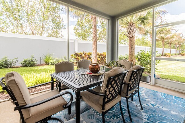 Building Photo - Luxury Naples 2-Bed Home Minutes to Downtown & Beaches | Resort-Style Amenities