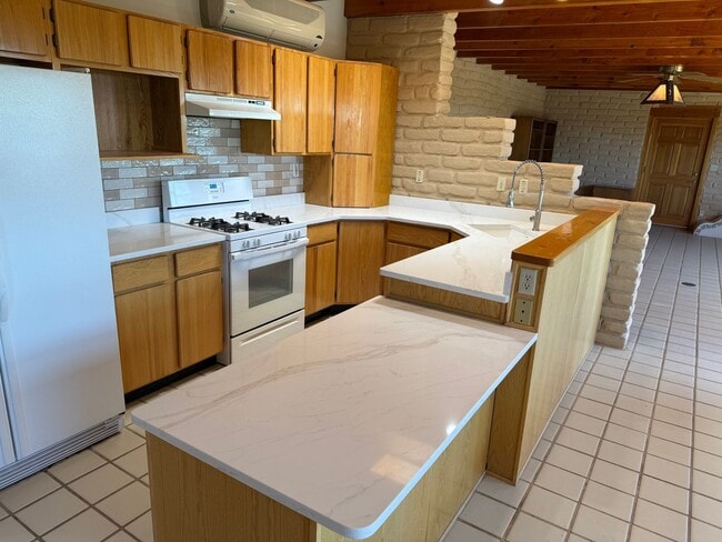 Building Photo - 5 Oriente Ct