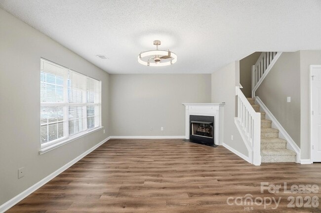 Building Photo - 1760 Forest Side Ln