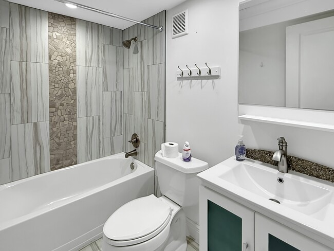 Building Photo - 6110 Whiskey Creek Dr