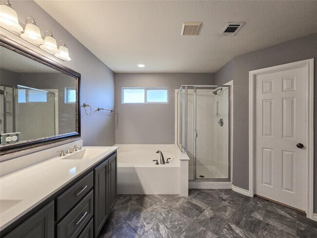 Building Photo - 15628 Fisher Island Dr