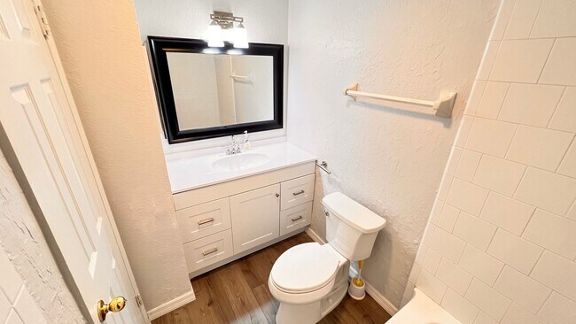 Building Photo - Unlock Your Perfect Winter Park Retreat: F...