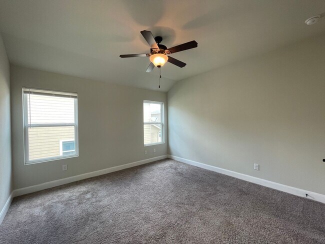 Building Photo - Townhome for rent