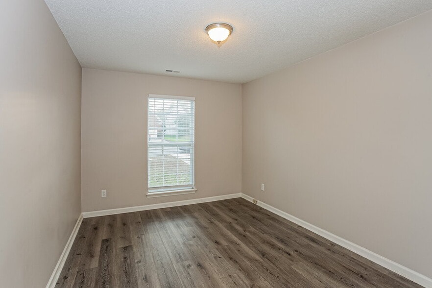 Building Photo - 8631 Bodkin Ct