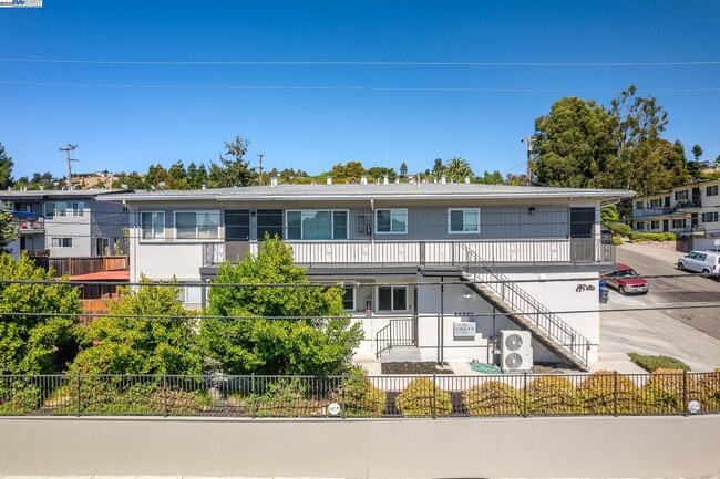 Building Photo - 16318 Maubert Ave