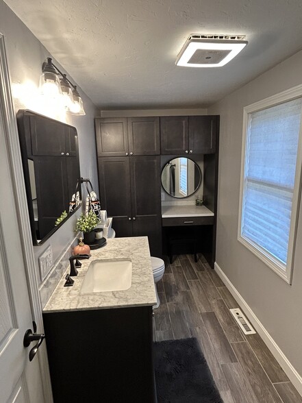 Building Photo - 36 Buttonwood Rd