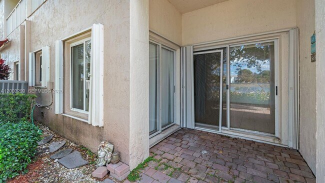 Building Photo - 1916 SE 23rd Ave