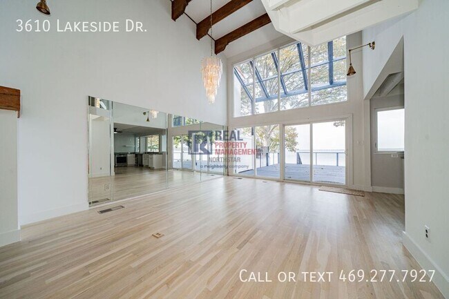 Building Photo - 3610 Lakeside Dr