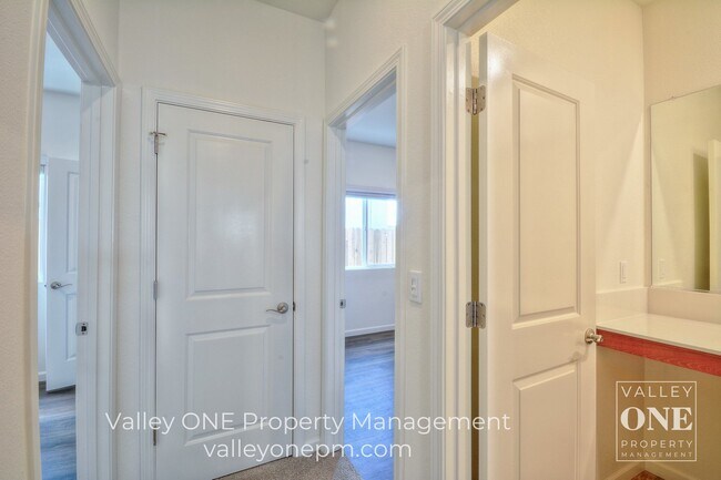 Building Photo - 4 bedroom, 2 bath, pet-friendly NEWER HOME with Solar