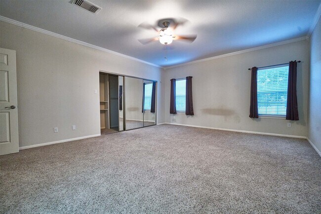 Building Photo - 2816 Holly Hall St