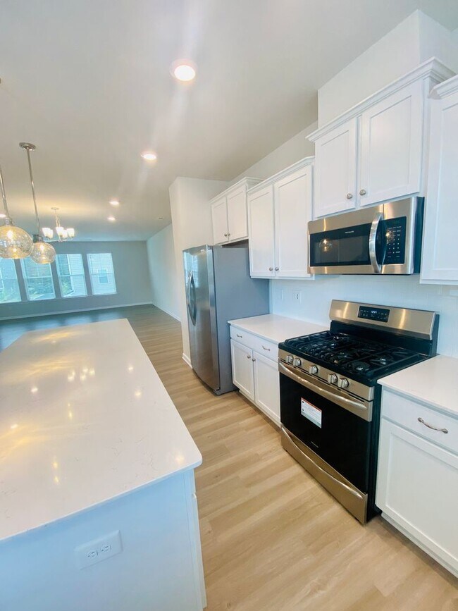 Building Photo - 3BR/3.5 Bath Townhouse in Ballantyne