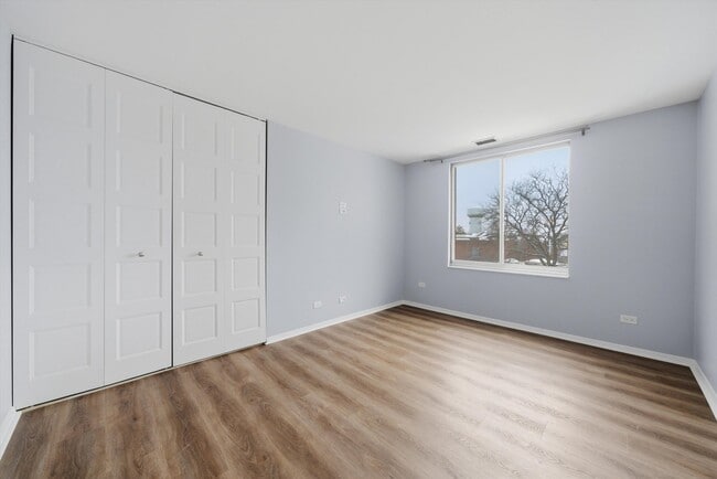 Building Photo - 4000 Triumvera Dr