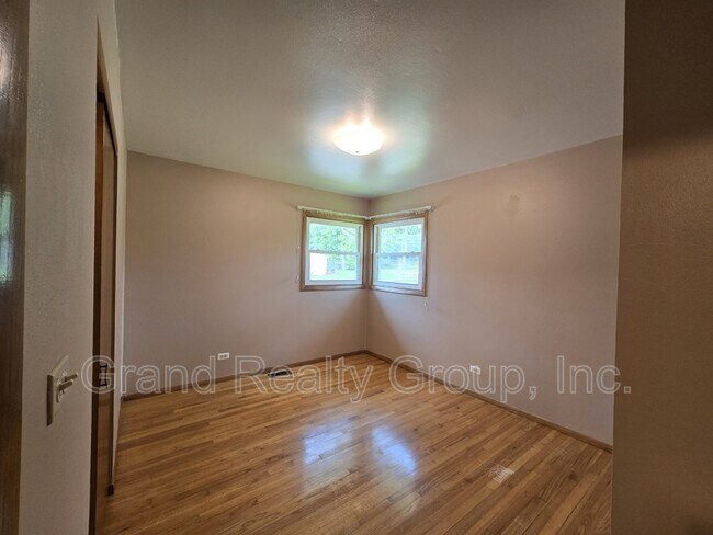 Building Photo - 531 Evergreen Ct