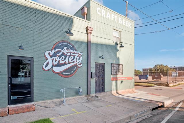 Building Photo - 2016 S Ervay St